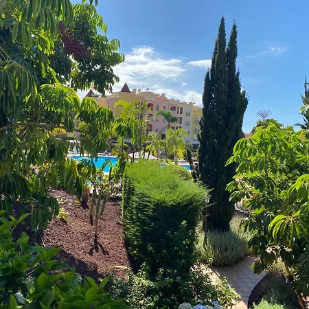 Проживание в семье La Quinta Share *