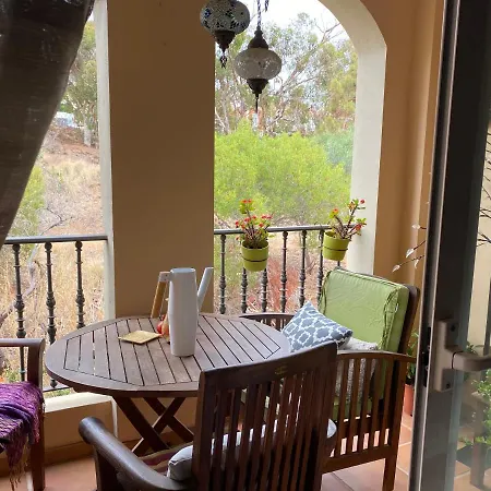 Проживание в семье La Quinta Share *