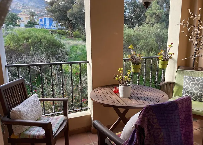 Проживание в семье La Quinta Share *